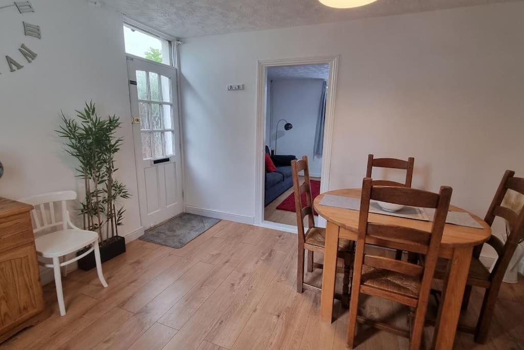 Entire House With Garden & Parking Nr Ashford Int Ashford (Kent) Exterior foto